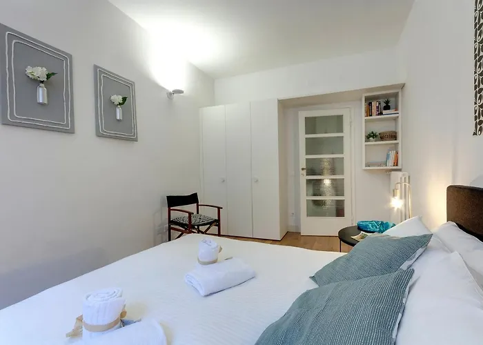 Costa San Giorgio Apartment By Mamo Florence